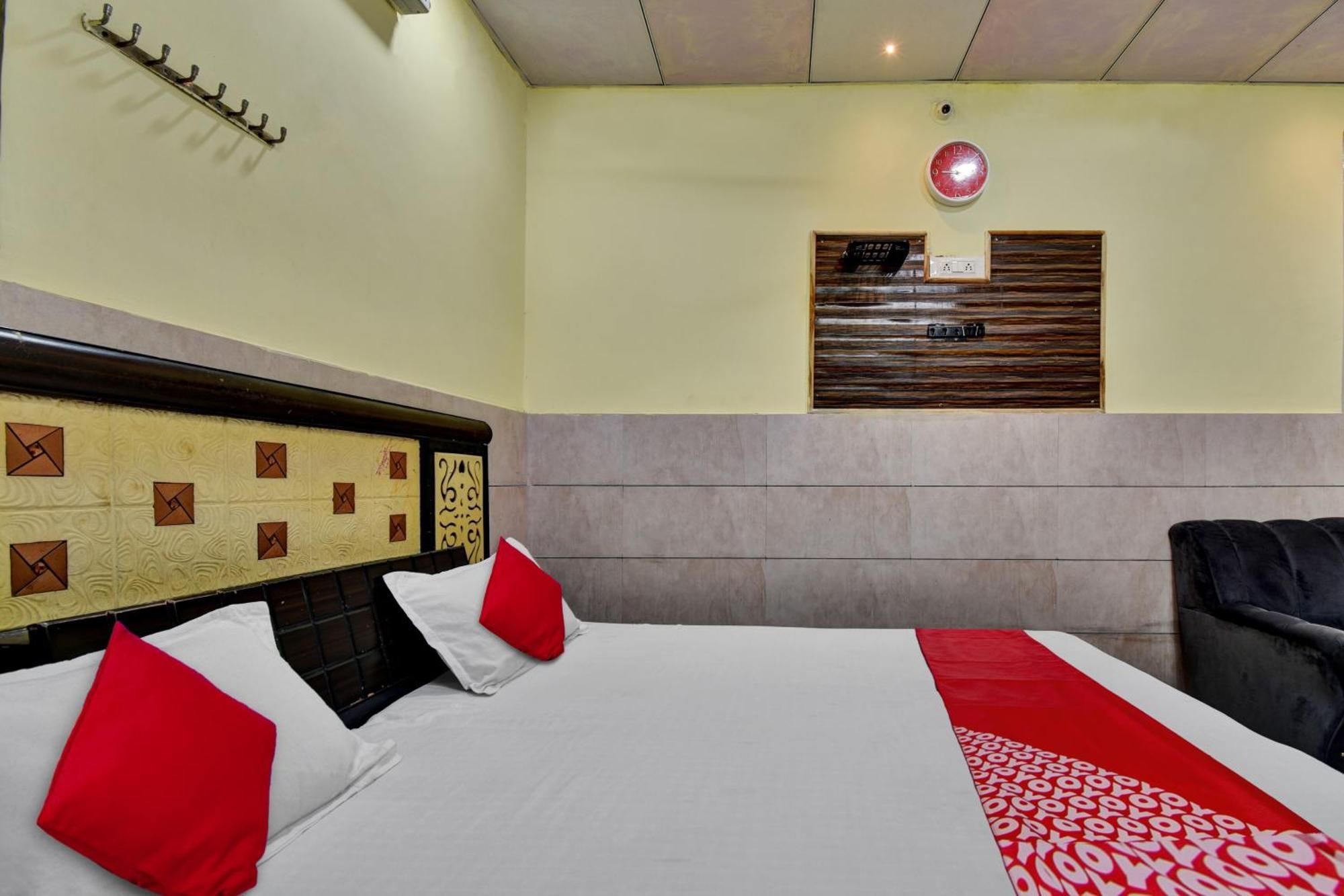 Oyo Flagship Apna Guest House โกตา ภายนอก รูปภาพ