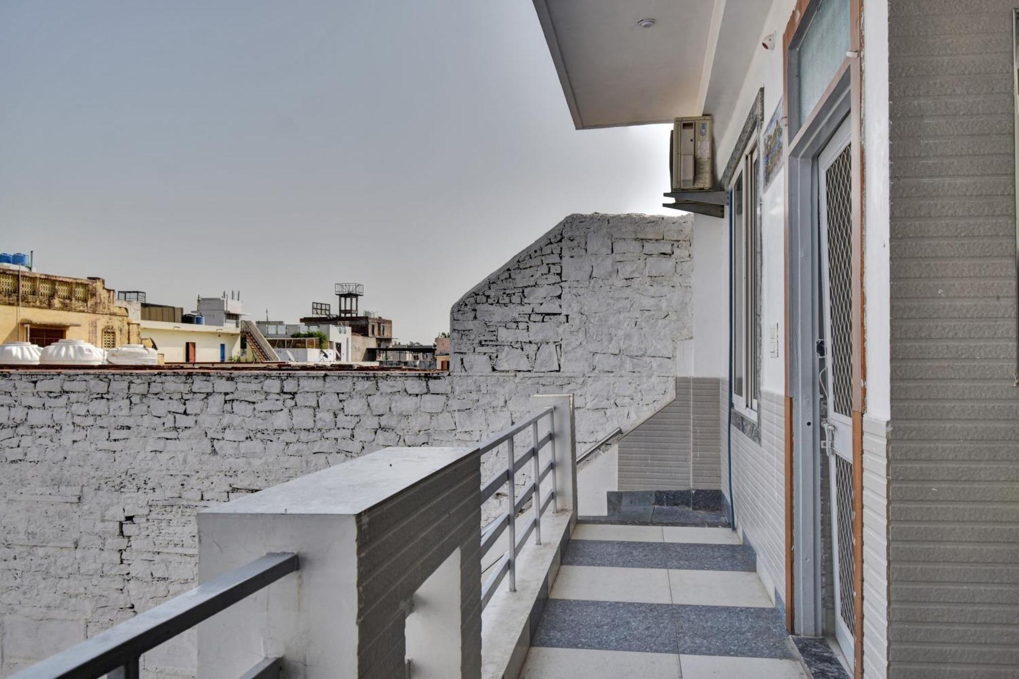 Oyo Flagship Apna Guest House โกตา ภายนอก รูปภาพ